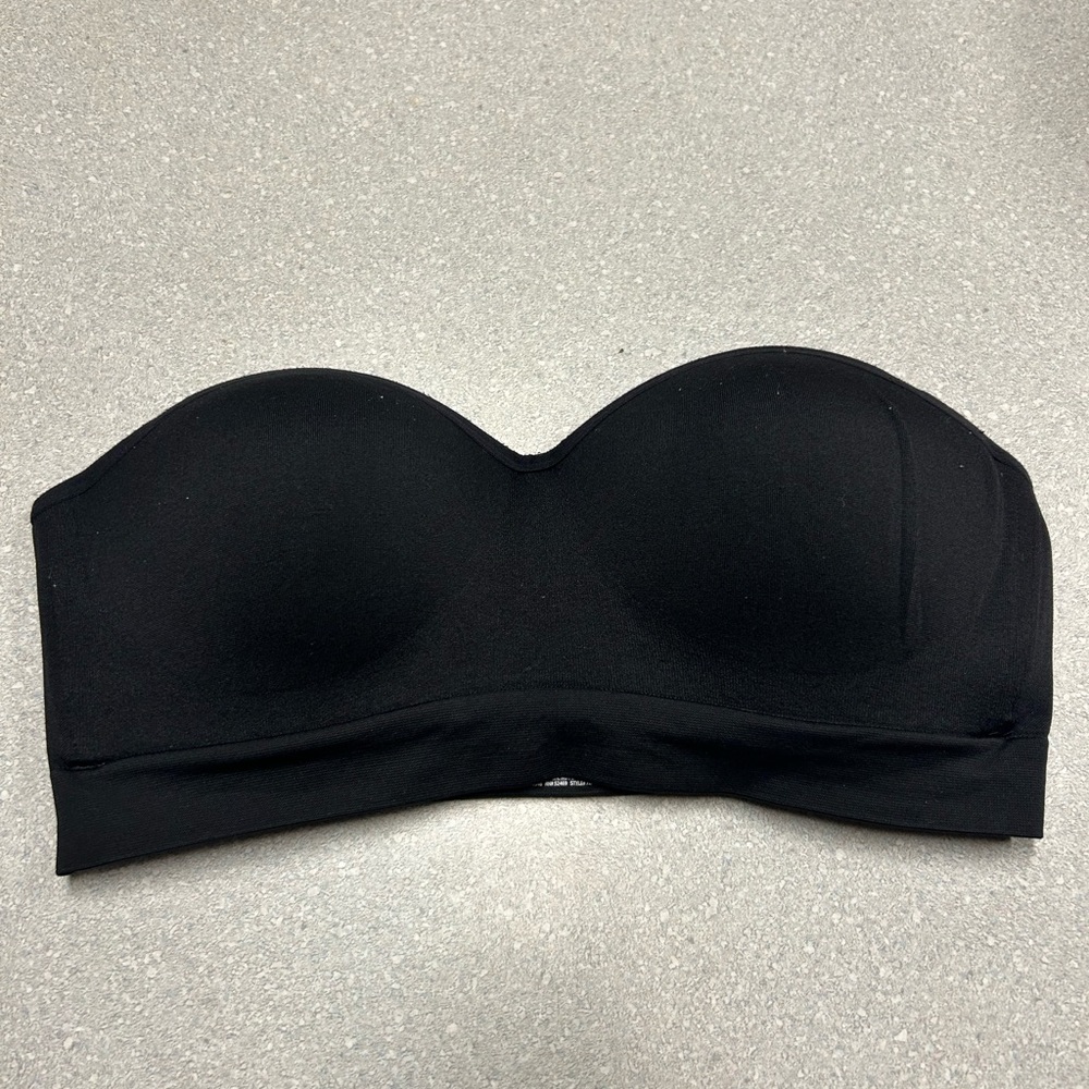 No Boundaries brand women’s black strapless padded bra